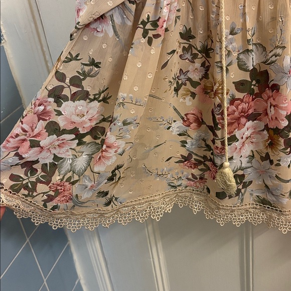 POL Floral Lace Blouse - Cream and Pink sz L - Picture 6 of 8